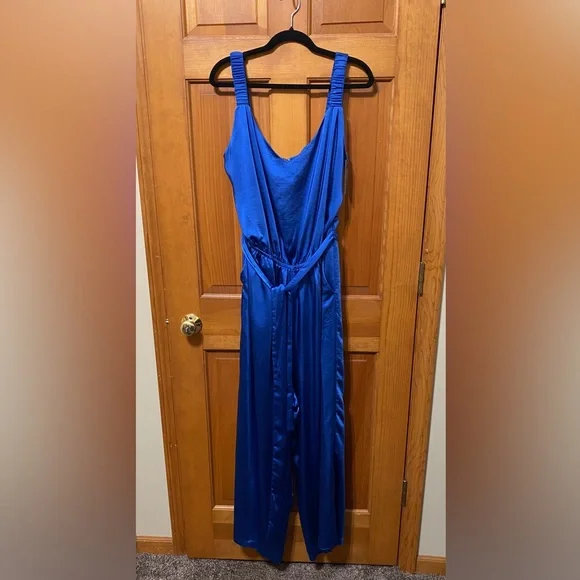 NWT Vince Camuto Plus Size Satin Cropped Jumpsuit - Picture 4 of 4